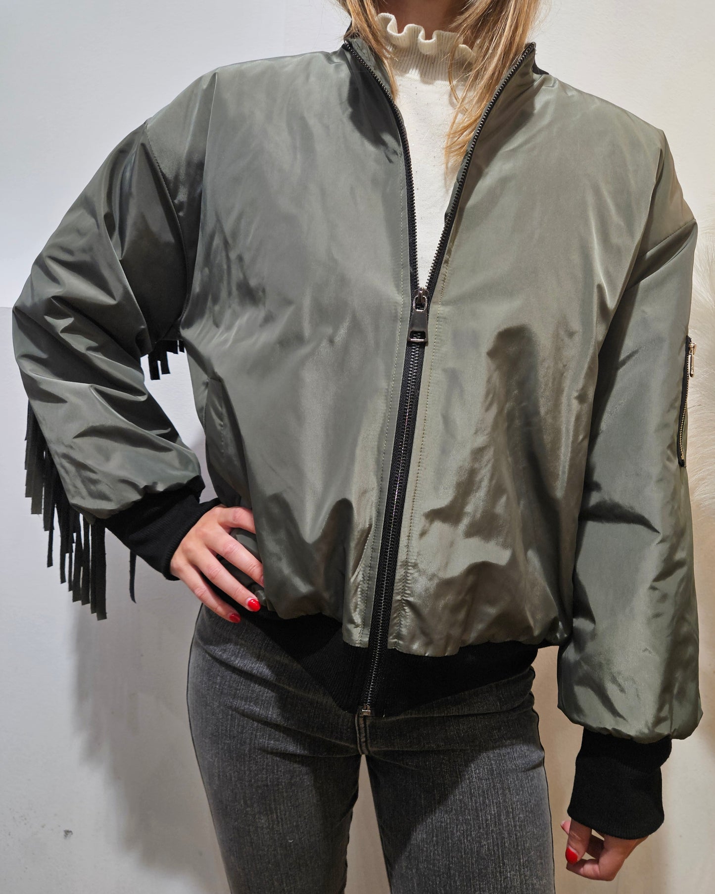 Susy Mix Bomber con frange verde militare