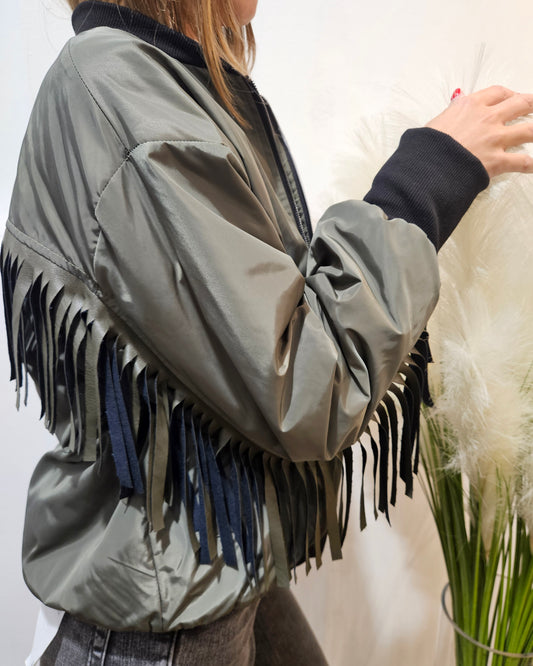 Susy Mix Bomber con frange verde militare