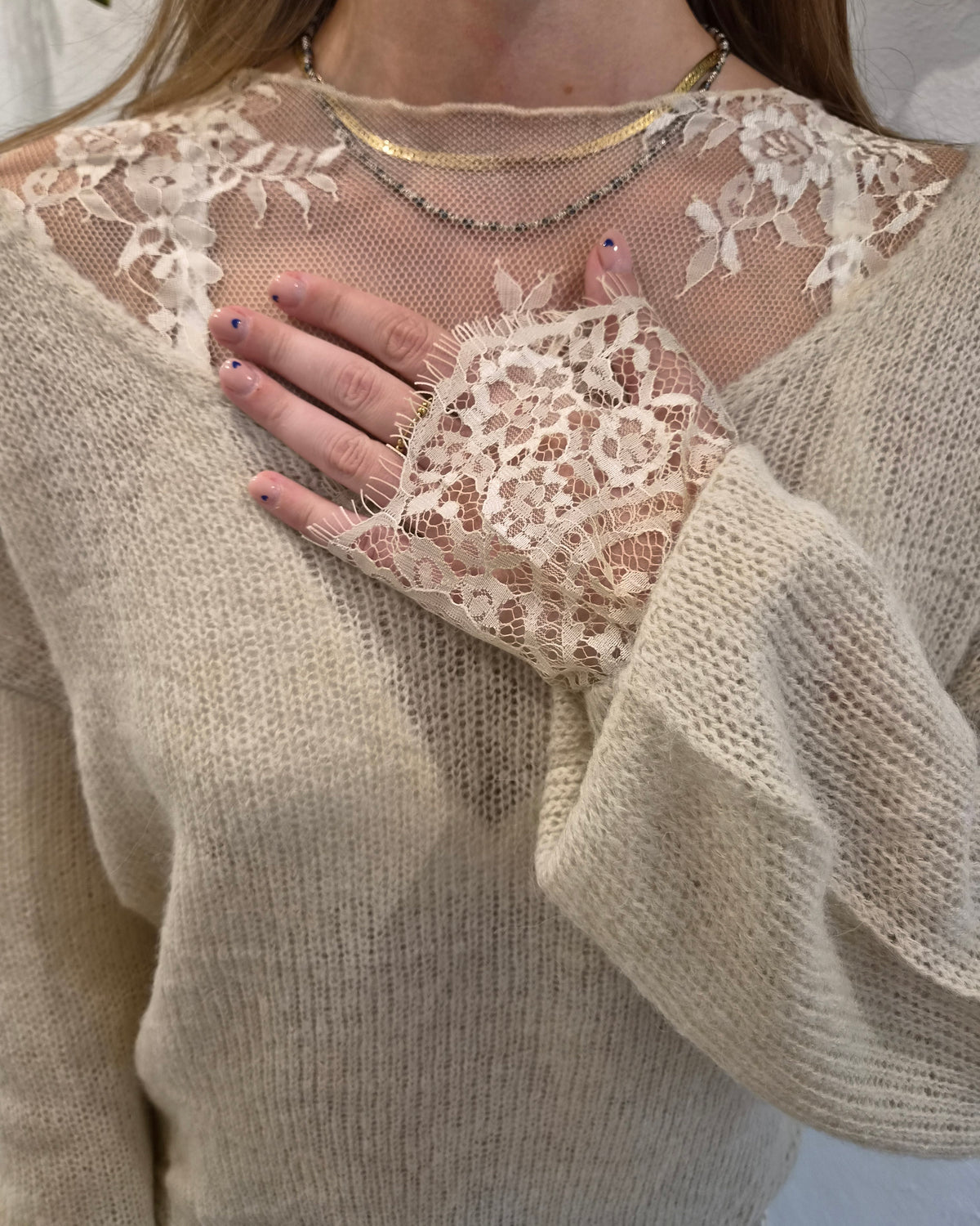 Susy Mix Maglia V + Pizzo Panna