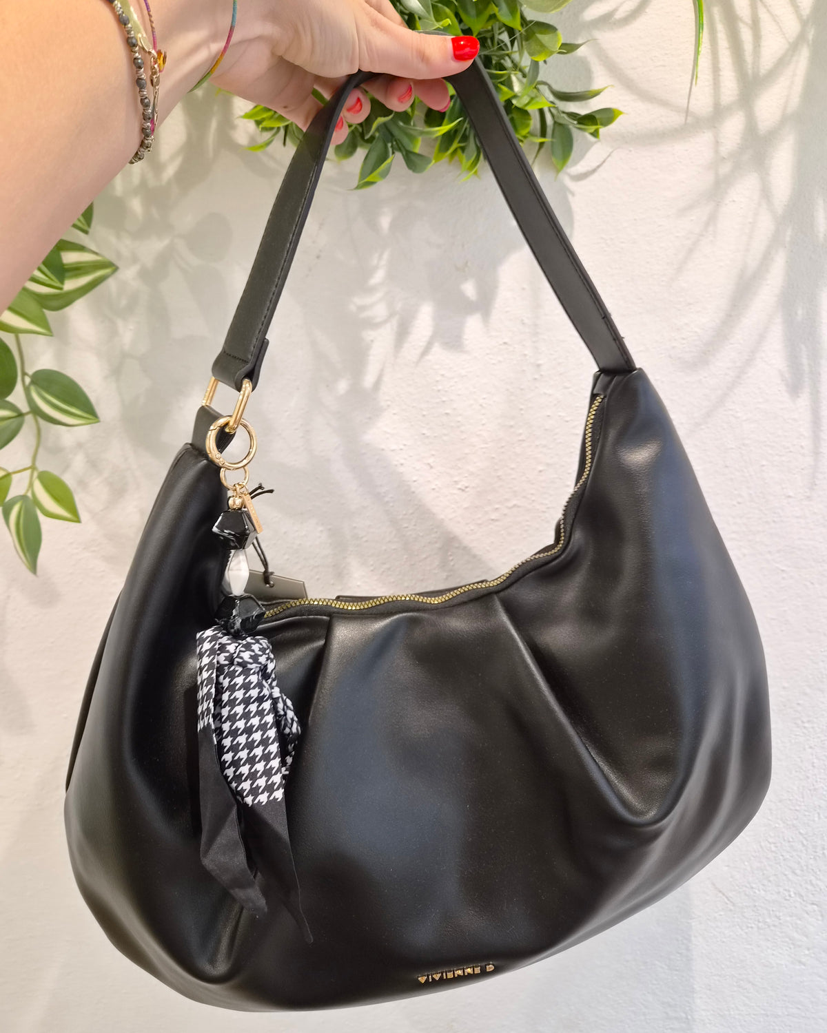 VivienneD Bag Susan Bloom